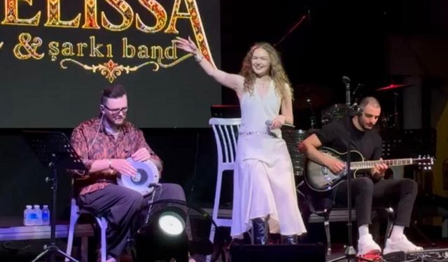 Romanyalı yıldız Amelissa’dan Bodrum’da bayram şovu
