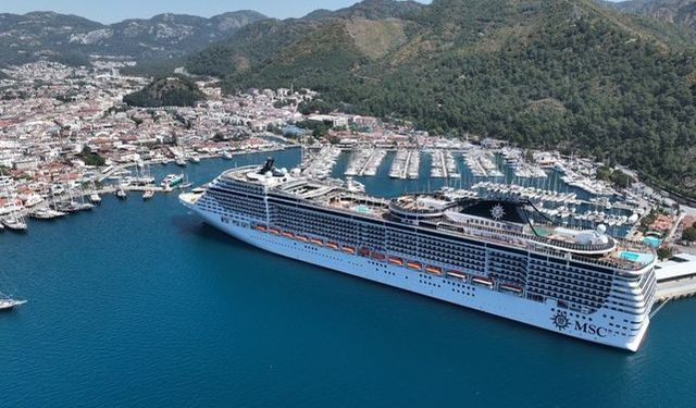 Marmaris'e "MSC Divina" kruvaziyeriyle 3 bin 700 turist geldi