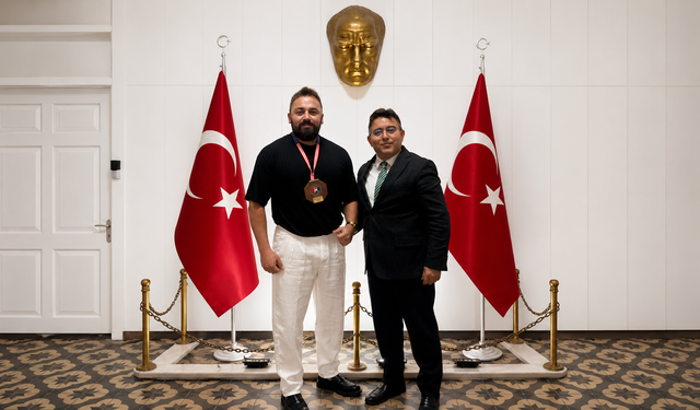ABD şampiyonu güreşçi Demiroğlu'ndan Marmaris Kaymakamı Kaya'ya Ziyaret
