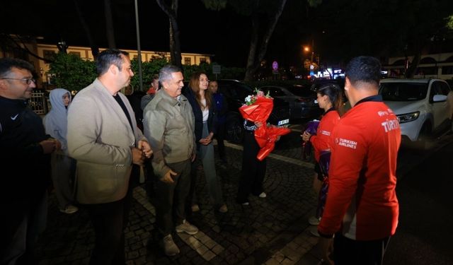 Muğla'da şampiyonlara görkemli karşılama
