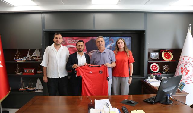 Menteşe Yıldızspor Kulüp yöneticileri Gençlik ve Spor İl Müdürü Açıkbaş'ı ziyaret etti