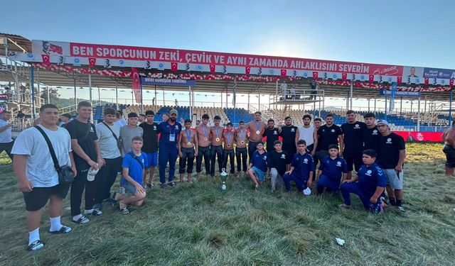 Muğla’nın güreşçileri Manisa'dan 6 madalya ile döndü