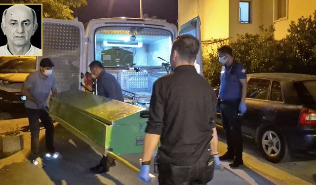Babasının cesediyle 2 gün aynı evde yaşadı