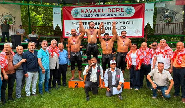 Menteşe Beşpınar Yağlı Güreşleri'nde başpehlivanlığı Erkan Taş kazandı
