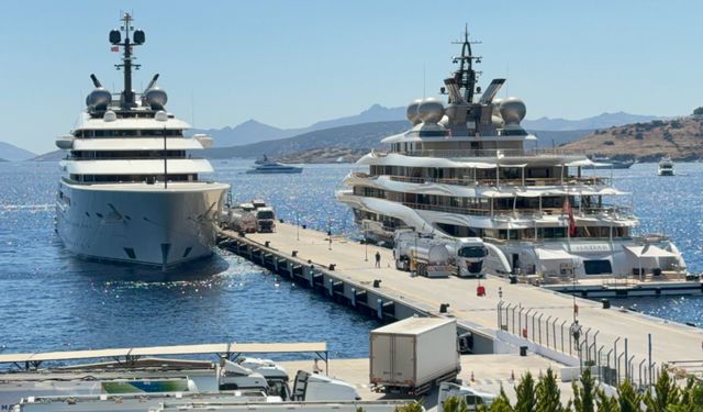 Bodrum’da süper yatlara 21 tankerle 600 bin litre yakıt ikmali
