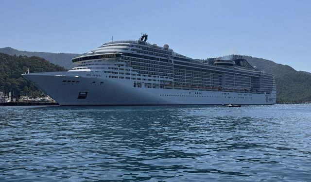 Marmaris'e "MSC Divina" kruvaziyeriyle 4 bin 220 turist geldi