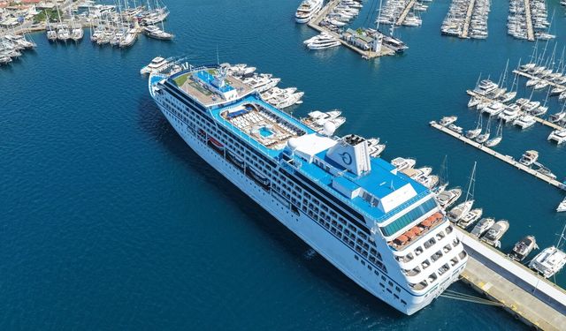 "Regatta" kruvaziyeri Marmaris'e 481 yolcusuyla geldi