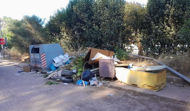 Bahçe atıkları ve molozlar Marmaris'i çöplüğe çeviriyor