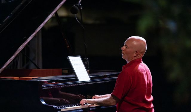 23. Uluslararası Gümüşlük Müzik Festivali'nde İngiliz piyanist Charles Owen konser verdi