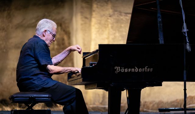 23. Uluslararası Gümüşlük Müzik Festivali'nde ABD'li piyanist Craig Sheppard konser verdi