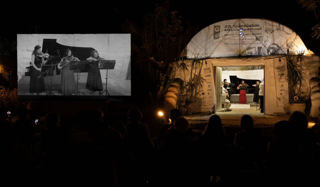 Muğla'da genç kemancılar 23. Gümüşlük Müzik Festivali kapsamında konser verdi