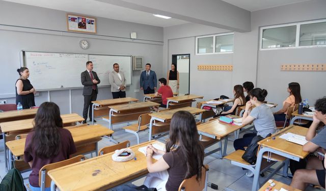 Muğla İl Milli Eğitim Müdürü Çay, yaz kursları ve tercih danışmanlığı çalışmalarını inceledi