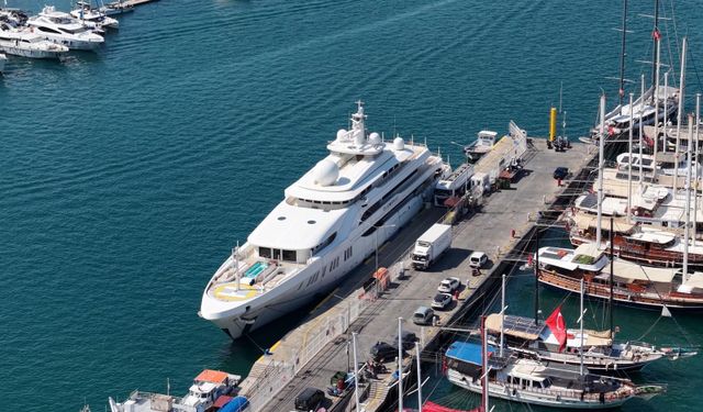 Suudi milyarderin 125 milyon dolarlık mega yatı Fethiye'de 100 ton akaryakıt aldı