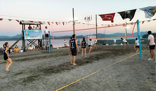 Köyceğiz’de Plaj Voleybolu Turnuvası heyecanı başladı