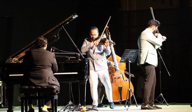 Müzik grubu Janoska Ensemble Bodrum Kalesi'nde konser verdi