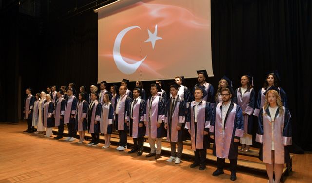 MSKÜ’lü diş hekimleri geleceğe uğurlandı