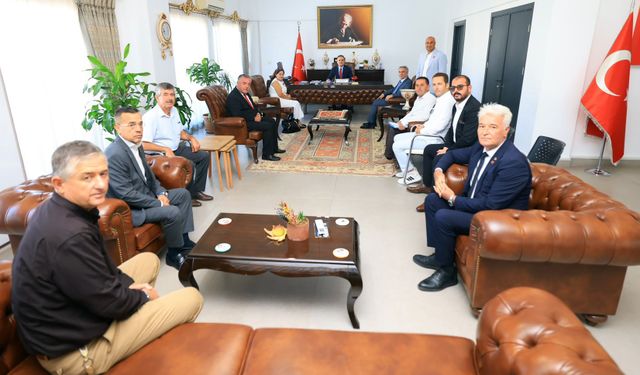 Vali Akbıyık, Milaslı muhtarlarla bir araya geldi
