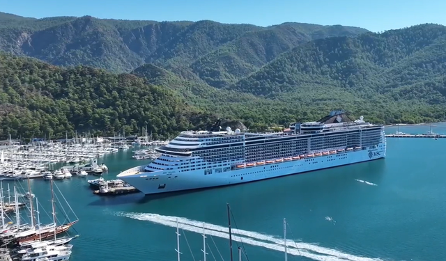 Marmaris'e "MSC Divina" kruvaziyeriyle 3 bin 843 turist geldi