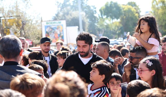 Bodrum FK ve 'Daha 17' oyuncularına sevgi seli