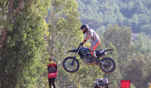 Fethiye'de ilk gün motokros yarışları nefesleri kesti