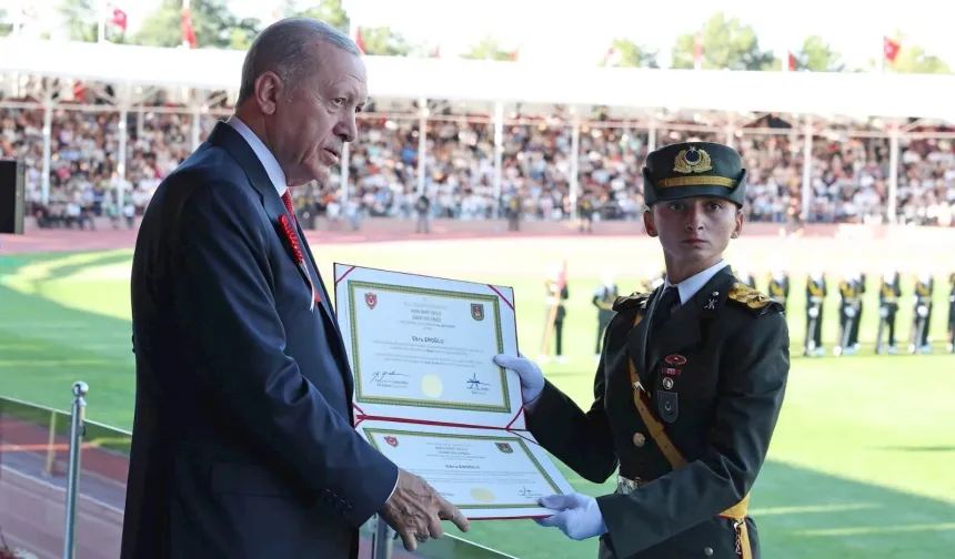 Cumhurbaşkanı Erdoğan, Kara Harp Okulu mezuniyet törenine katıldı