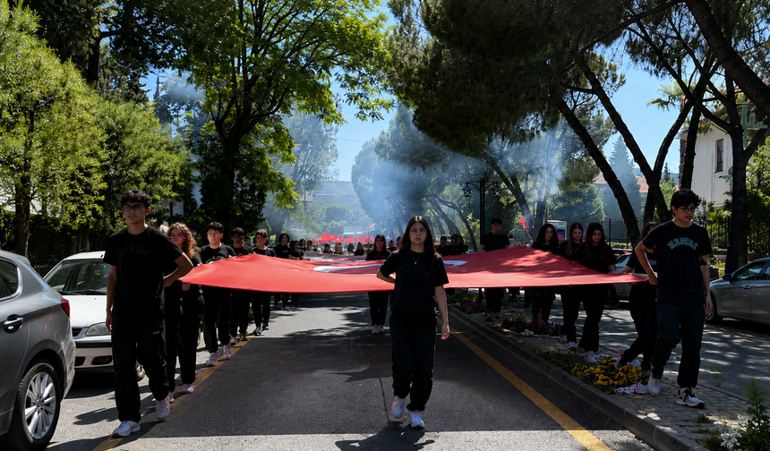Menteşe Anadolu Lisesi’nde 3. Geleneksel Veda Yürüyüşü gerçekleşti