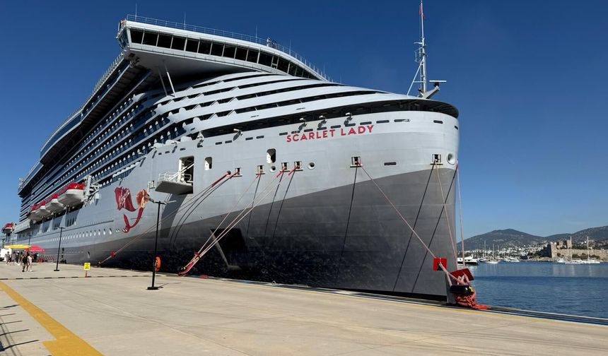 Bodrum'a Scarlet Lady kruvaziyeriyle 2 bin 502 turist geldi