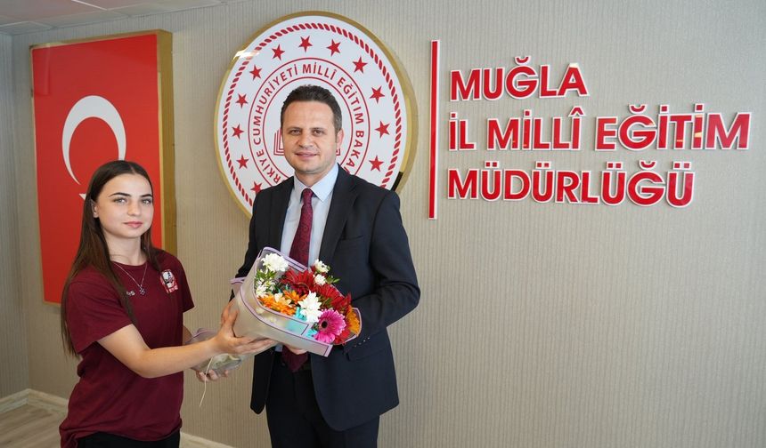 Muğla’nın şampiyon öğrencileri İl Milli Eğitim Müdürü Çay ile bir araya geldi