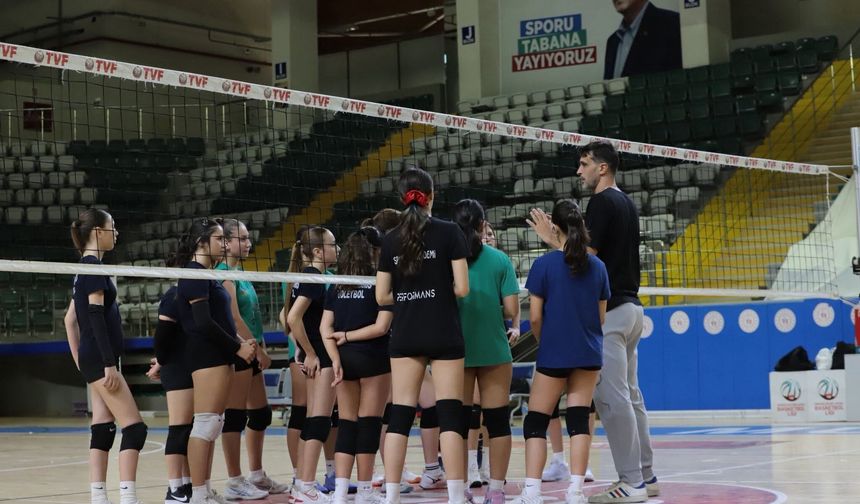 Muğla'nın voleybol yıldızları Analig için sahaya indi