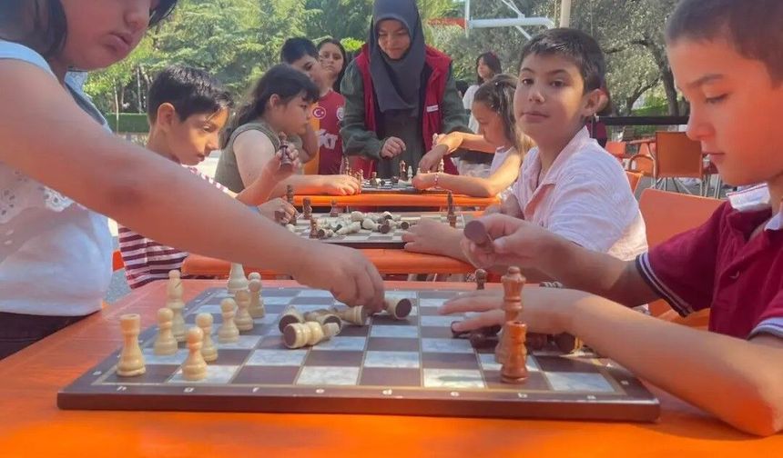 Muğla'da gönüllü gençlerden örnek farkındalık çalışması