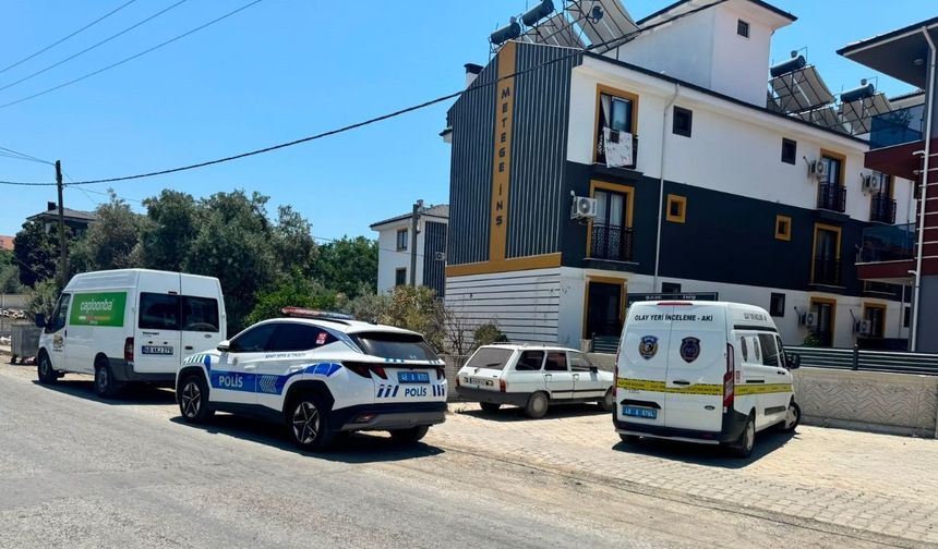 Evinde, av tüfeği ile vurulmuş halde bulundu