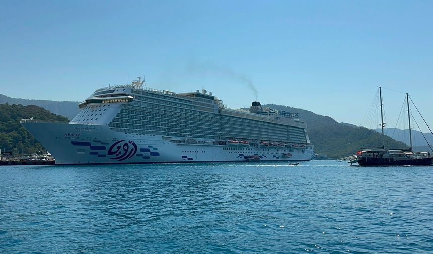 Ağustos seferlerine başladı, Marmaris'e 3 bin 700 turist getirdi