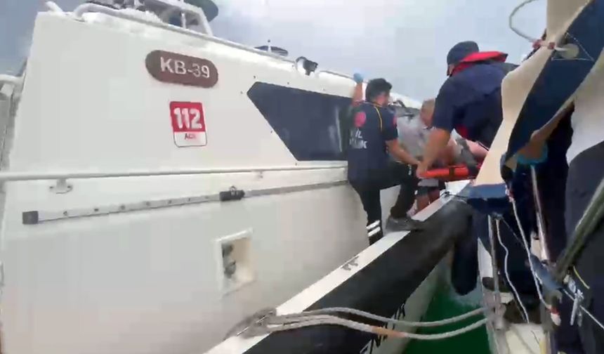 Marmaris ve Fethiye’de teknelerde yaralanan 2 kişiye Sahil Güvenlikten tıbbi tahliye