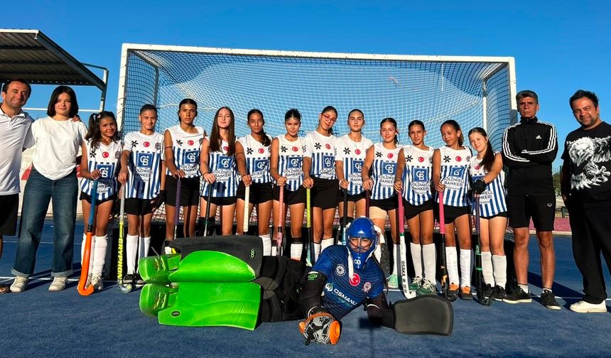 Muğla’nın U14 Kız Hokey takımı Türkiye 5’incisi oldu