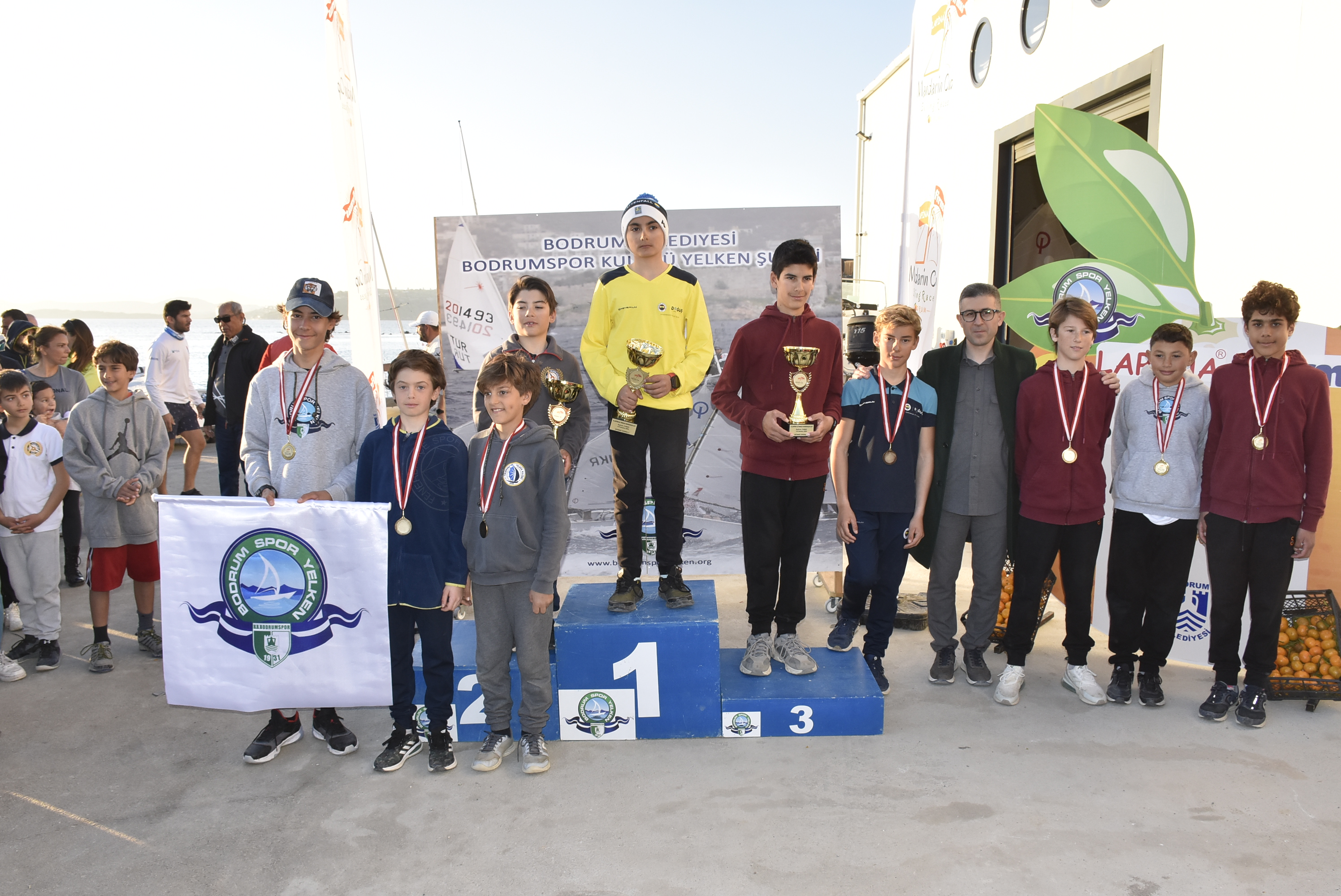 aa-20230108-29942408-29942406-mandalin-kupasi-yelken-yarislari-bodrumda-sona-erdi.jpg