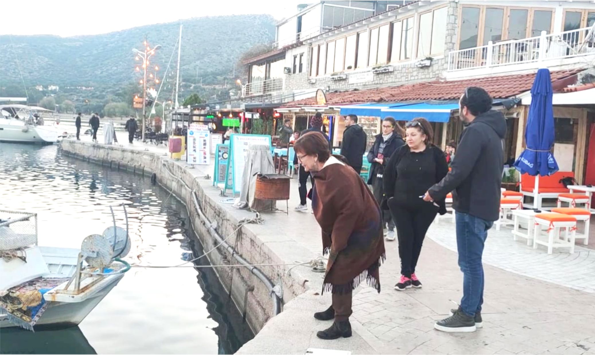 aa-20230131-30134158-30134157-datcada-limana-gelen-caretta-caretta-vatandaslar-tarafindan-takip-edildi.jpg