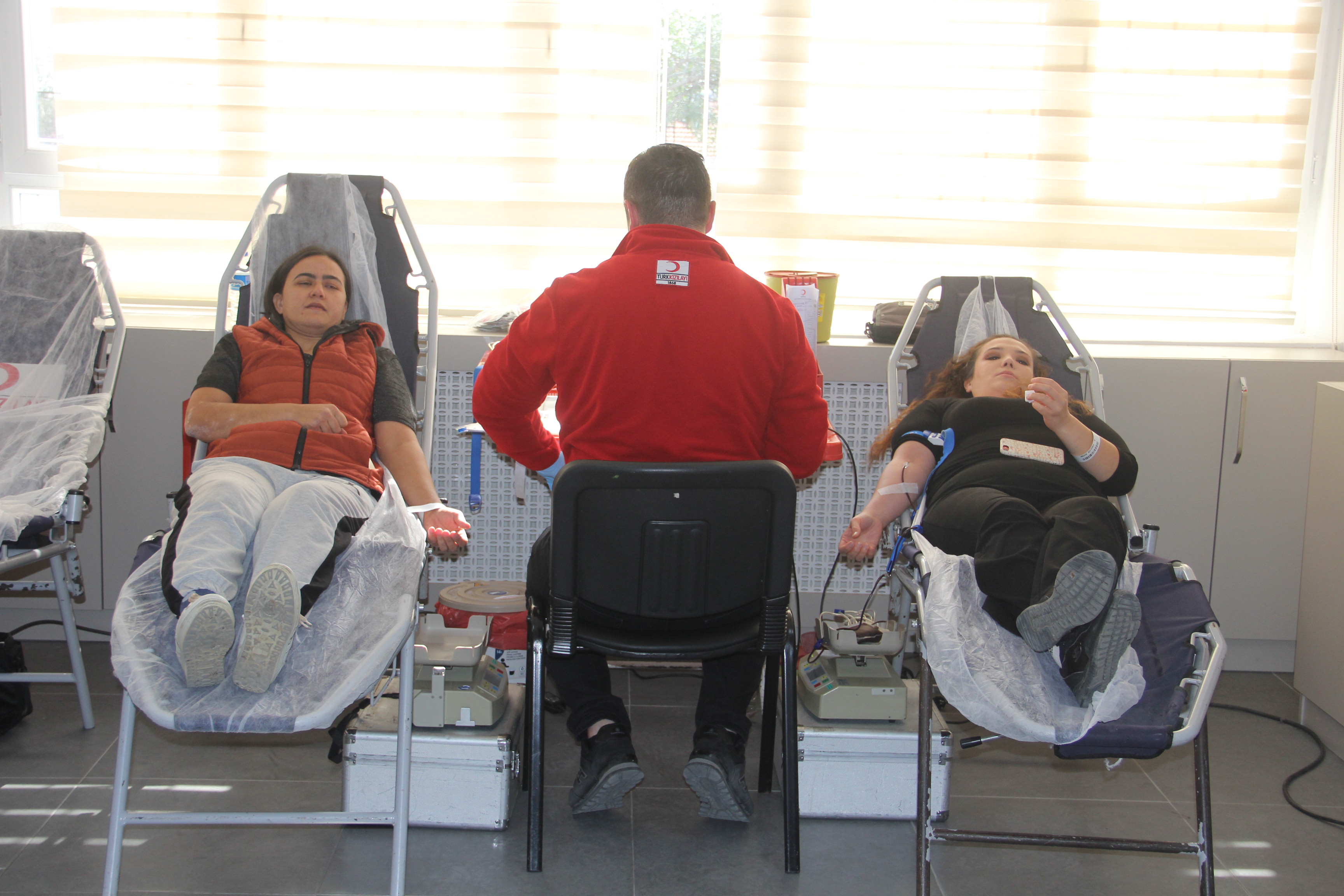 aa-20230218-30345261-30345258-datcada-depremzedeler-icin-kan-bagisi-duzenlendi.jpg