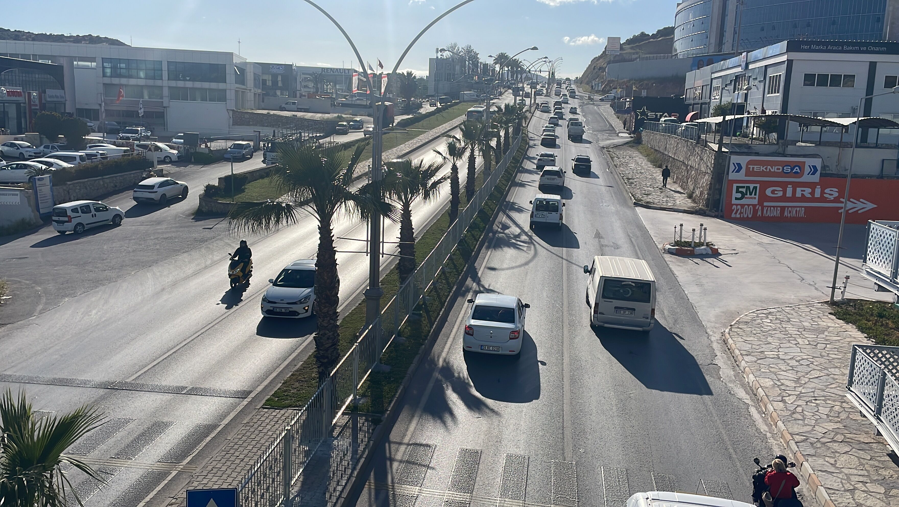 aa-20230419-30900020-30900019-bodrumda-ramazan-bayrami-oncesi-trafik-yogunlugu-basladi.jpg