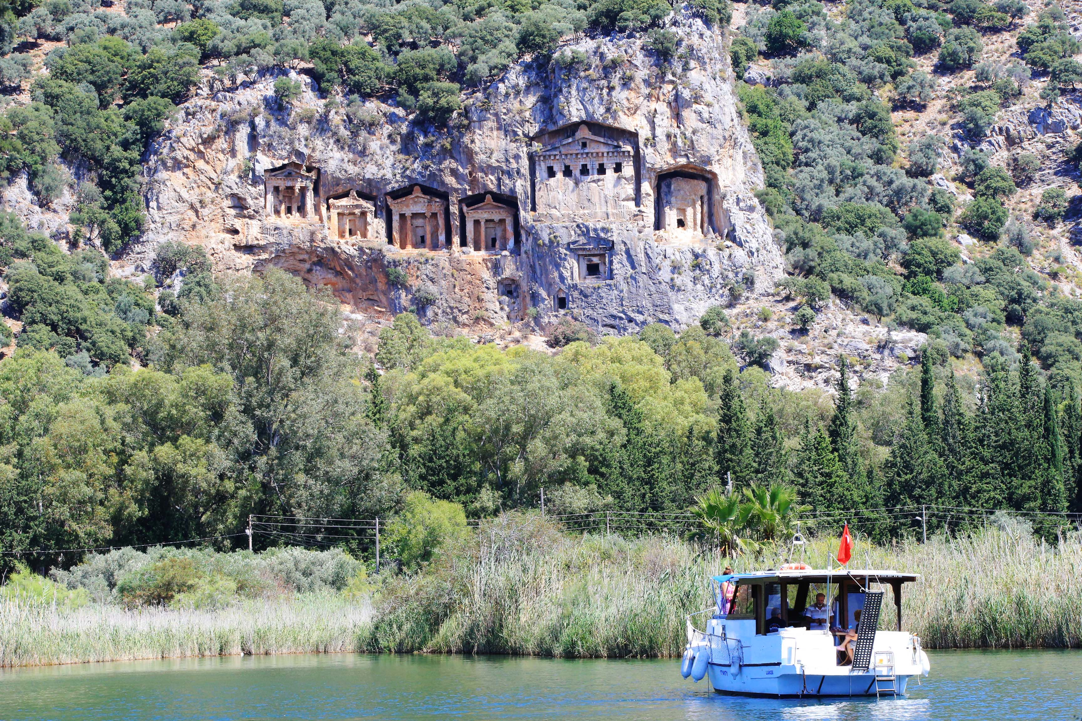 aa-20230624-31514812-31514803-labirent-gorunumlu-dalyan-sazliklarinda-bayram-hareketliligi-yasaniyor-1.jpg